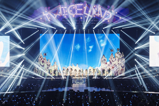 TWICE (TWICE) has sent more than 36,000 viewers into a frenzy.TWICE hosted its second tour, TWICE Land Zone 2: Fantasy Park IN JAPAN (TWICEAND ZONE 2: Fantasy Park IN JAPAN) on May 26 and 27 at the Saitama Super Arena in Japan Saitama Prefecture between James Stewart.TWICE, which proved its popularity by selling all the second tour domestic concerts held at Jamsil Indoor Gymnasium in Seoul from 18th to 20th, also proved the ticket power of Asia One Top Girl Group by collecting 36,000 viewers between James Stewart.The ticket reservation of the Japan concert, which was held on the 12th, also proved the high expectation of local fans by selling all four performances on the same day.Especially, this Japan tour has gathered topics to realize the local growth of TWICE.TWICE, which attracted more than 15,000 fans to the two performances since the local debut showcase held at the Tokyo Gymnasium in July 2017, went on a showcase tour of eight performances in six cities earlier this year, and this time, Saitama twice and Osaka twice in the Arena venue, showing more fans the fresh and youthful stage of TWICE alone.TWICE, which invited a total of 36,000 local audiences to the fantasy stage at Saitama, with 18,000 people per episode, from OOH-AHH Hah to What Orange Is the New Black Love?(What is Love?), which also featured a hit song parade.In addition, the Japanese original single One More Time and Candy Pop and the recently released new single Lee Jin-hyuk Me Up showed bright energy performances and received a hot shout from fans.TWICE said, It is the first time I have performed at the Saitama Super Arena, and I am really glad that so many fans have come. We are always receiving a lot of Cheering from you.I want to empower Once (fan club name) through this new song Lee Jin-hyuk Me Up, thanking the audience who filled the venue.Prior to the Saitama performance, TWICE appeared on Japans representative music program, TV Asahi Music Station, What Orange Is the New Black Love?(What is Love?), which attracted attention by decorating the Korean stage with the opening.It is a very unusual case that the Korean stage is presented as an opening in the program, and it has been recognized as an example of proving the high popularity and topicality of TWICE in the local area.emigration site