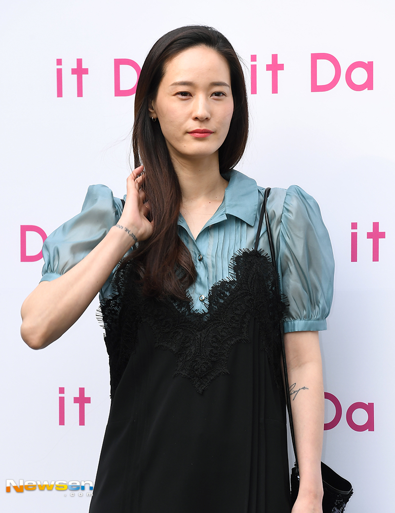Make up brand It photo call event was held at Grand Hyatt Seoul in Hannam-dong, Seoul, on the afternoon of May 29th.Model Lee Young-jin was present on the day.yun da-hee