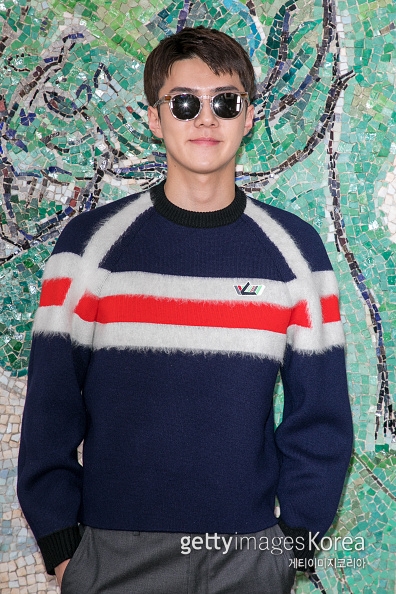 Sehun was invited to the Louis Vuitton Fashion show in Saint-Pold Bangs, France, where he met Emma Stone.He also had photo time with famous actors such as Jennifer Connelly and Leah Seidu.On the 29th, W Korea Instagram posted a picture of Sehun with Emma Stone along with an article entitled Emma Stone and EXO Sehuns sweet eyes in EyeContec.The two people sitting side by side are laughing and talking to each other.On the other hand, EXO Sehun is appearing on Netflix You are the perpetrator!