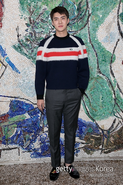 Sehun was invited to the Louis Vuitton Fashion show in Saint-Pold Bangs, France, where he met Emma Stone.He also had photo time with famous actors such as Jennifer Connelly and Leah Seidu.On the 29th, W Korea Instagram posted a picture of Sehun with Emma Stone along with an article entitled Emma Stone and EXO Sehuns sweet eyes in EyeContec.The two people sitting side by side are laughing and talking to each other.On the other hand, EXO Sehun is appearing on Netflix You are the perpetrator!
