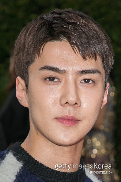 Sehun was invited to the Louis Vuitton Fashion show in Saint-Pold Bangs, France, where he met Emma Stone.He also had photo time with famous actors such as Jennifer Connelly and Leah Seidu.On the 29th, W Korea Instagram posted a picture of Sehun with Emma Stone along with an article entitled Emma Stone and EXO Sehuns sweet eyes in EyeContec.The two people sitting side by side are laughing and talking to each other.On the other hand, EXO Sehun is appearing on Netflix You are the perpetrator!