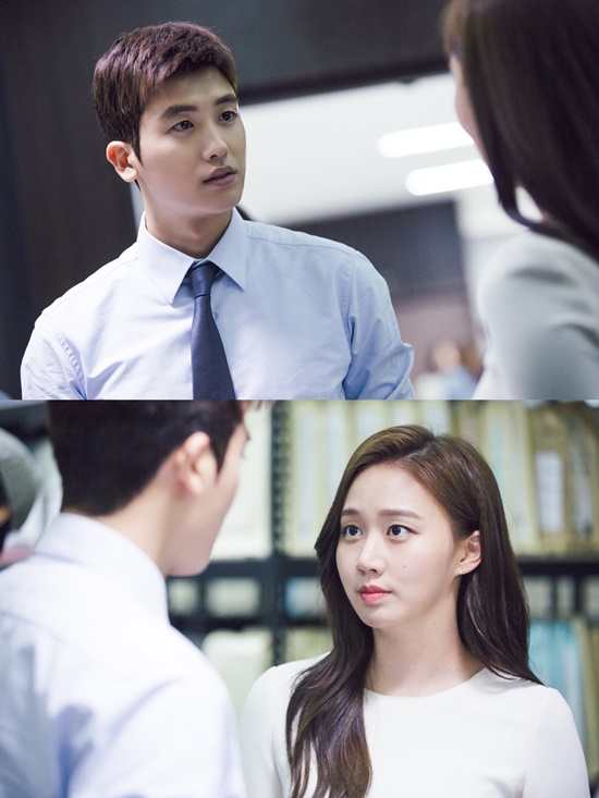 KBS-2TV Suits released three steels on the 30th, which shows the images of Ko Yeon-woo (Park Hyung-sik) and Ji-na Kim (Ko Sung-hee).They met in the library. They stared at each other with serious expression. The near street attracted Eye-catching.Ko Yeon-woo and Ji-na Kim are helping each other grow; in the 11th episode (which is scheduled to air on the 30th), a scene will be drawn in which the relationship deepens.Park Hyung-sik and Ko Sung-hee have perfectly played complex subtle streets and sentiment lines; I ask for your attention and expectation, the production team said.Suits deals with what happens at the nations top law firm: a bromance of legendary lawyers and fake new lawyers. It airs every Wednesday and Thursday at 10 p.m.