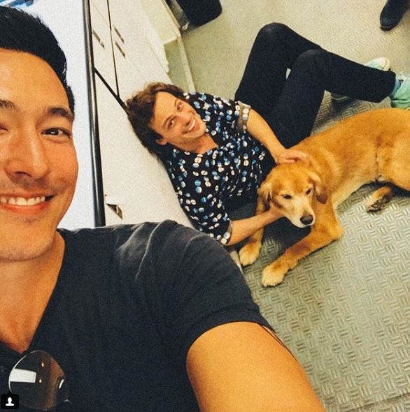 Actor Daniel Henney has made a close friendship with American actor Matthew Grey GuBlur.Daniel Henney posted a photo of Matthew Grey Gur on his personal Instagram account on May 30 with his dog, University of California and Los Angelesco.In the photo, Matthew Grey is stroking the University of California, Los Angelesco, and making a playful look.Daniel Henney added the #CriminalMinds hashtag, saying: University of California, Los Angelesco and Matthew Grey Gubblur are the perfect duo.Park Su-in