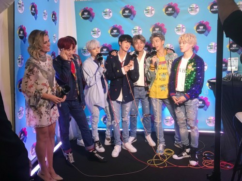 The group BTS topped Billboard 200, the main album chart of Billboard in the U.S. This is the first time a Korean singer has topped Billboard 200.It is only 12 years since the record in foreign languages ​​not English came to the top.BTS also made it to the top 10 on the Billboards main single chart, Hot 100, which is the highest performance for a K-pop group.As BTS set an unprecedented milestone, the main stone to identify their success factors in the public music world as well as society as a whole went into full swing.Meanwhile, BTS recently talked directly about their success factors.They started from Music they wanted to do and were faithful to their job as a singer and constantly communicated with their fans.true ... faithful to the profession of singerIt contains all the music of BTS: not the message written by the composition and writer or made by the agency, but the message created by the BTS members themselves and working together.BTS has recorded three albums, commonly called School Trilogy, from its debut album to School Love Affair in 2014, which include despair, rebellion, and first love experienced in school life, such as school violence and entrance examination.He then talked about the anxiety, conflict, and hope of youth through the Hwayang Yeonhwa series, which was released in 2015.In the Wings series, including Wings in October 2016 and Wings Abduction - You Never Work Alon in February last year, it dealt with the conflict and growth of youth who met temptation.He is throwing a message of loving himself through the Love Your Self series, which started in September last year with Love Your Self.As such, BTS talks about the love, anxiety, and happiness of young people of their age.At the same time, adults are criticizing the prejudices and frames created by adults with the eyes of youth.This is like the appearance of the Mielenier generation, who worry about the opaque future such as job worries, college tuition burden, marriage and housekeeping.Unlike existing idol singers who show only bright images such as hope and love, BTS is representing youth now.The reason BTS was able to throw such a message is that the members are acting as singers themselves.It is different from the existing idol that gives money to famous composers, buys songs, and trains dance to dance dance by choreographer.All seven members practice in the rap and vocal fields to show a perfect appearance, and they also write lyrics and participate in composition.The agency selects the songs they will sing, and as a result, BTSs songs best feature themselves, and the youths of their age.Communication ... Meet fans through SNSBTS has been actively utilizing SNS since its debut.Although Big Hit Entertainment is a representative of famous composer Bang Si-hyuk, it has not received the attention of mainstream media because it is not from a large agency.Therefore, BTS actively utilizes SNS such as Facebook, Twitter Inc., YouTube, and V app rather than publicity through existing media.There are more than 1,000 videos posted on the official YouTube, 10,000 tweets posted on the official Twitter Inc., and about 200 videos posted on the official V app.BTS new music video and broadcast video, as well as dance practice, member birthday feast, pet introduction, and so on, and we have been constantly communicating with fans.This is what BTS sees online and spreads to all Worlds, which has secured domestic and overseas fans.Especially, this method was very effective for the Mielenial generation who was fluent in information technology (IT) such as mobile and SNS using the Internet since adolescents.As of 30th, BTS official YouTube subscribers are 8.5 million, Twitter Inc. followers 15 million, V app followers 9.24 million, and Facebook followers 6.77 million.Compared to December last year, YouTube increased by 3 million, Twitter Inc. by 4 million, V app by 2 million, and Facebook by 1 million.Those who are spread throughout the entire World communicate with BTS via SNS; when a new song from BTS comes out, they listen through YouTube, and interpret it in their own language and share it with each other.This is why fans in the former World can understand and follow the song even if BTS releases a song in Korean.BTSs powerful power on such SNS has already been recognized by Guinness last year.In September last year, BTS recorded 152,112 retweets in the category of Twitter Inc. Most Activity male group, and was listed in Guinness World Records 2018.Also, starting with Katar, FIRE, blood sweat tears, Save ME, Not Today, Spring Day, DNA, Danger, I NED U, Hormon War, MIC Drop A total of 13 music videos, including Fake Love (FAKE LOVE), have surpassed 100 million views on YouTube following the remix.