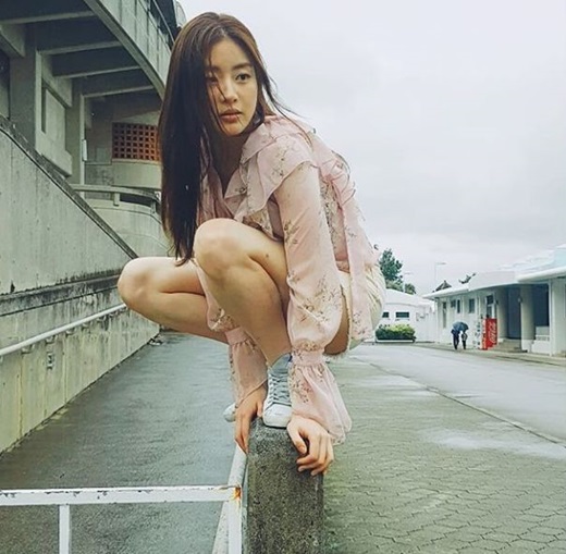 Actor Kang So-ra told a funny recent situation in Okinawa, Japan.Kang So-ra posted a picture on his instagram on the 31st with the phrase #okinawa #likeacat #okinawa.The picture shows a sitting cat posture on the chin of the road.Kang So-ra has recently been on TVN drama Tale of Fairy due to schedule problems.The netizen is a response such as Spider Woman and I love you Catwoman.