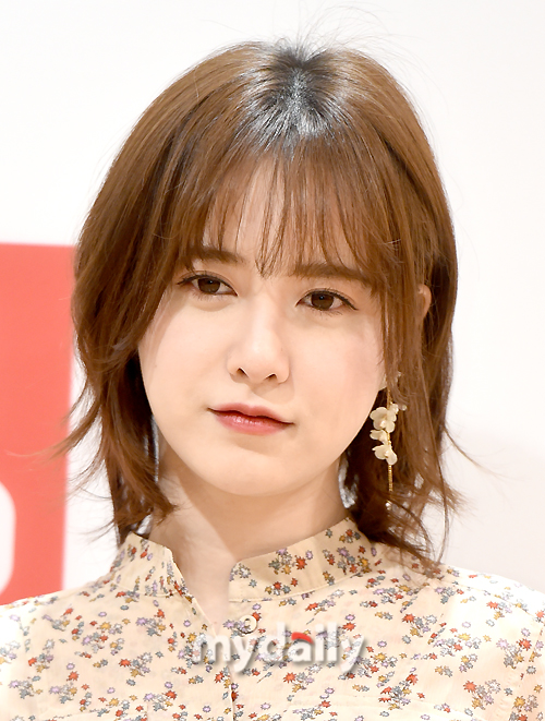 Ku Hye-sun is attending the clothing brand event held in Myeong-dong, Seoul on the afternoon of the 31st.