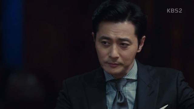 Jang Dong-gun grabbed Son Yeo-euns weakness and stopped him from knowing Park Hyeong-siks secret.In the 11th KBS 2TV drama Suits (played by Kim Jung-min/directed by Kim Jin-woo), which was broadcast on May 30, Jang Dong-gun took the weakness of Kim Moon Hee (played by Son Yeo-eun).Choi Kang-seok hired prosecutor Kim Moon Hee, who knew that Ussault Ko Yeon-woo (Park Hyeong-sik) was a fake lawyer, as her request, as a strong and strong lawyer.Choi asked, How did you know about Ko Yeon-woo? Kim Moon Hee said, I could not stand it because I was curious about my lawyer.Ive learned through all sorts of routes.Choi said, It is a law, and Kim Moon Hee replied, I am not afraid that I have a weakness of my lawyer.When Choi asked, Do you think I was afraid of picking it? Kim Moon Hee asked, Why did you make such a dangerous choice?Choi said, I guess it is exactly what I am going to draw. Kim Moon Hee laughed, I have admired Choi for this reason.But then Choi said, I dont need respect. I hired him as a necessary talent. I wanted to repay my past considerations.If you talk to anyone about it after today, youll lose everything you have before, as well as what you want to have in the future, he said.Inside was Kim Moon Hees brothers military assault case.Yoo Gyeong-sang