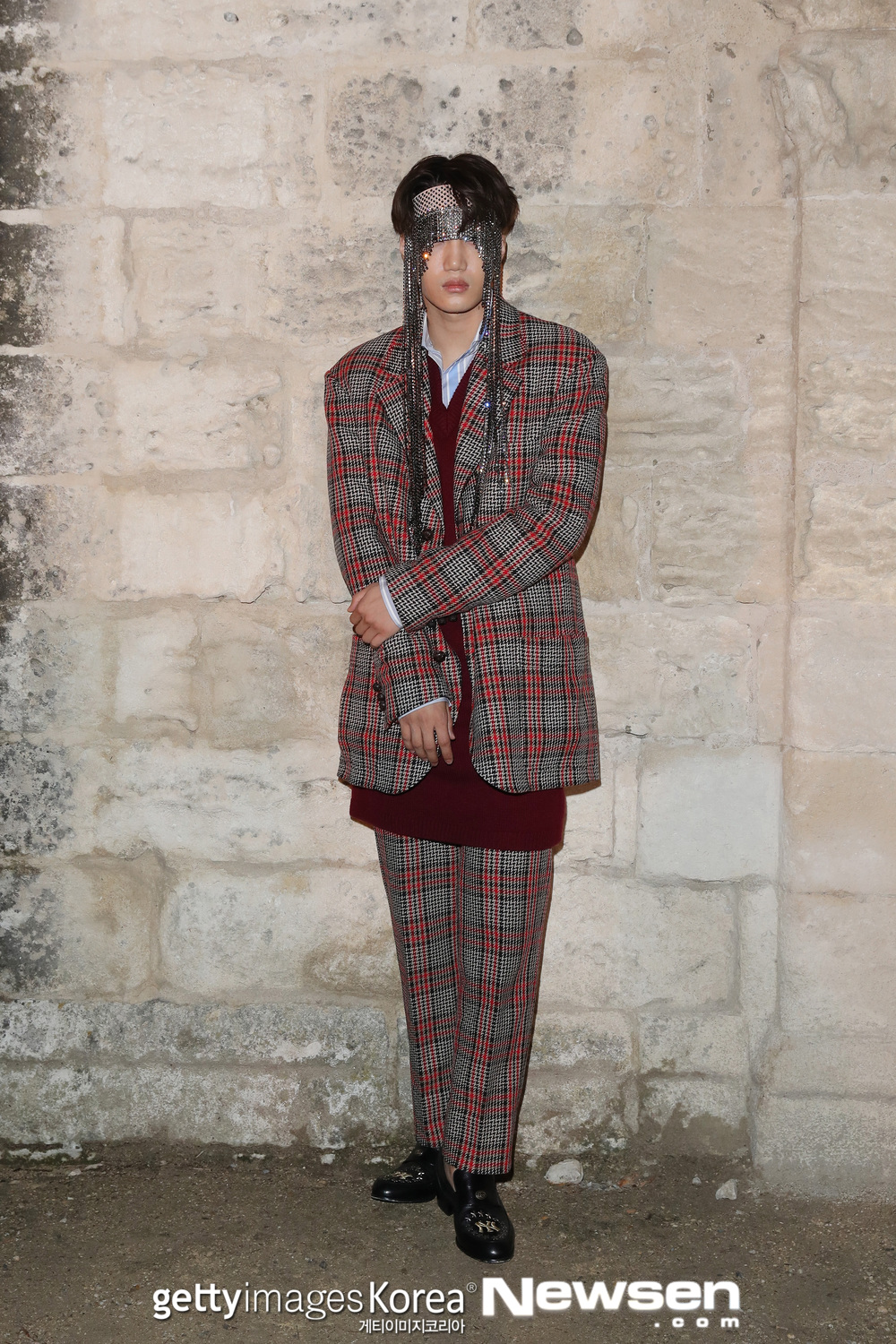 Group EXO member Kai attended the luxury brand show.On May 30 (local time), Getty Images released a photo of Kai attending the Gucci Cruise Show at France Arles.Kai perfected her checkered suit at the show photo event, especially with a unique fashion that covered her eyes with long decorations.Kai took on the role of heavenly messenger Ato in the KBS 2TV monthly drama The Miracle We Met (playplayplay Baeg Migyeong/directed Lee Hyeong-min), which ended on the 29th, and took charge of the fantasy elements of the drama, earning the nickname The Heavenly Manners.On the afternoon of the 29th, I left France through Incheon International Airport for this show.hwang hye-jin