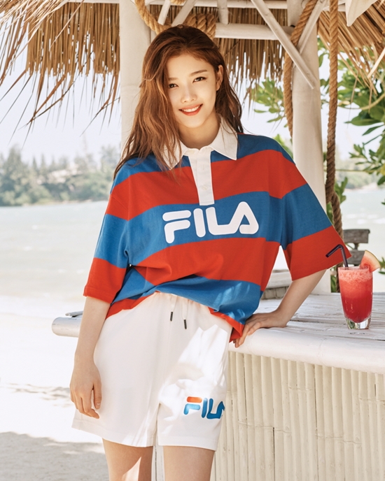 Actor Kim Yoo-jungs sports brand summer picture was released on the 31st.In the photo released on the day, Kim Yoo-jung has a big log anorak jacket and a three-stage color block long T-shirt with a log on the front, heritage overroll pants, color striped short-sleeved rugby shirt, and disruptor sandals.The items in the picture are characterized by the combination of Retro Sportism. They properly match the taste of the millennial generation, which is thirsty for new fashion.Meanwhile, Kim Yoo-jung was diagnosed with hypothyroidism after feeling health problems while filming JTBC drama Once clean up hot.Since then, he has stopped all his schedule and focused on health recovery. Recently, he has been well and is preparing to shoot a drama.Love once hot is confirmed and cast and organized, and will soon start shooting.Photo: Fila