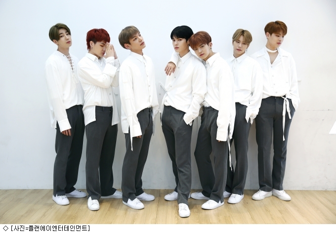 Group Vikton said it was motivated, referring to BTSs performance on the US Billboard charts.Victon has recently released a new single Wu Yue Ae and is active for a long time.Recently, the hot issue of the music industry has been the activity of BTS, and it has written a new history in the K-pop music industry with the number one Billboard 200 and the number 10 Hot 100.He conquered the Billboard chart, which is called Dream Chart for singers, and the status of K-pop has been around the world.Victon had a comeback, an activity overlapping in the same week as BTS, who said: Everyone is interested in the BTS stage, and when BTS rehearses or broadcasts, they look at it all.I watched the BTS stage in the waiting room, he said. It is showing too much progress. It is so cool in performance. BTS Billboard performance as well as being popular all over the world is an envy and a healthy stimulus.Victon said, I used to call Galant as my favorite singer, but after Galant sang BTS song, I posted a hashtag.I thought it was great to think that it was such a close relationship. It was also strange that John Legend took out the BTS CD from his bag and asked him to sign it. Vikton told BTS that he had become a Motivation, and they said, We were playing with the practice, Lets go Billboard. At that time, there was no such case.It was a story that I could only imagine. BTS went to Billboard Awards and brought good grades, but I wanted to say, This is possible. I think Im going to work harder, he said.Victon is dreaming of making a leap after releasing his new song Wu Yue Ae recently.It is a song with the meaning of face the time of sadness. It is a song full of lyrical and beautiful feelings.Its a song that the Victon members unanimously chose.I was playing and practicing and asking for a Billboard. There was no such thing at the time.It was a horse that could only be imagined and spit out as a joke, but is it possible to go to BTS Billboard and bring good grades ... I think Im going to work harder ...Although he has not yet hit the one room, Victon is a team that has grown steadily.Since releasing his debut album in 2016, he has tried various music colors and showed his potential. He has been doing bus kings and close communication with his fans.He also stood on the KCON stage in Japan, and more and more overseas fans are showing their reaction every time they release an album.In particular, the members are actively participating in the album and making their own colors. Seung-woo and Hanse participated in the Wu Yue Ae rap making and were immersed in studying Chando music.Its only a year and a half, and theres a lot of music and concepts that I havent done yet, said Victon.If we do a little more, we will find the color that suits us and find direction. I got confidence in Wu Yue Ae and raised expectations for future moves.There is an infinite possibility, Victon said, laughing and promising to show you how you can grow and develop every time you have an album.Wu Yue Ae is a new song, We are experimenting with our color