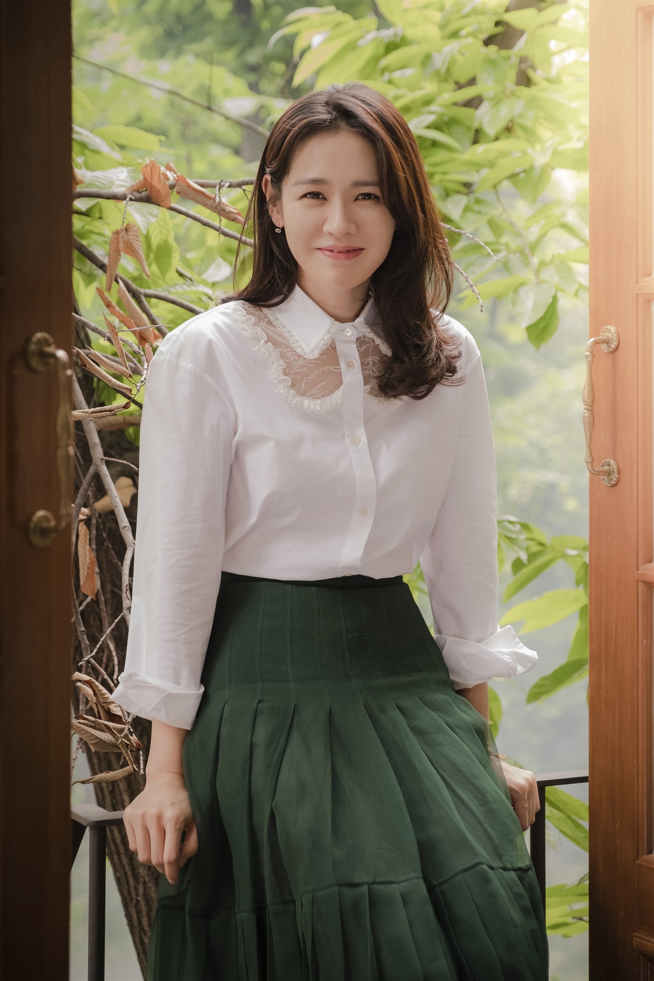 Many viewers complained when the early Jin-ah (Son Ye-jin) of JTBCs Bob-Savoury Sister and Jun-hee (Jeong Hae-in)s Pumpy and Al-Kong-dal-kong love god ended too soon.One of the biggest complaints of viewers, especially, was the frustration of the character Jin-ah.In fact, Im not quite sure what the character Jin-a is like, as the person (laughing) Son Ye-jin is not yet familiar with Son Ye-jin.Jina seems to be a good Savoie person, and Jina was the one who did not want to hurt anyone even though Jinas Choices may have hurt someone.Jina doesnt talk candidly, though she would have been more comfortable to be honest. The characters weve seen grow rapidly through pain.Thats what we want to see, but Im not sure if one person actually grows so big, living and loving.I thought it was human to repeat the same mistake. Jina is a person who has been growing for 16 parts. Maybe she came back from Jeju Island and became harder?I think (the director and the writer) wanted to talk about love ending without clearly recognizing the end of love; usually the works show more clearly.This is why it hurts, it hurts, and it finally breaks up. It is so concrete that Junhee and Jina are over without knowing when to end.When we love and break up, the day we said Lets break up isnt the day we broke up soon - the cracks are starting, and this Drama showed it well.I did not fall in love with the other person, but it felt very sick and realistic to end up doing different Choices. Jinah is real... so sad.- The reason for unrealistic was controversial because Jin-ah was kneeling. It is said that it is true to kneel down to allow love in front of parents.One of your acquaintances is a woman in her mid-thirties who said she was crying when she tried to speak out in front of her parents while she was dating against the opposition of the family.I thought it would be a good story. Jina could not shed tears. - Eventually, many viewers expressed regret at the end of the resignation. Yes. The reality is so. I was so sad to hear that story.Legally, it takes years for the workplace and Victims to fight, and in the meantime Victims often collapses.The director said, Jinah lasted for this time. It is hard to tell how painful the moment Jina went to resign was.- There is a change in Son Ye-jin as he Acts the character Yoon Jin-ah. The visibility has become wider.The character in the drama throws the ambassador, but I want to let the viewers know that there are various situations, not just the ambassador, and I want to express it as an actor.But Jina had many points that she could not express, and there were situations where she could not talk about it, and she seemed to have had a new experience when she met Jina. - Son Ye-jin seems to be having similar troubles with Jin-ah when he looks at Jin-ah. What do you think when Son Ye-jin looks at Jin-ah?Im a lot of Savoie honest, so even if your opponent is hurt, Im honest. Honestness may be selfish, but it can be an advantage.On the other hand, Jina is a swallower, so it is not until 16 times that Junhee tells his story, Do you know how I lived?There were moments when that was salty and in some ways I wanted to do these Choices too.- Son Ye-jin said that he was honest, and Jin-a said he swallowed. But did Jin-ah take the hand of Jun-hee under the table first?The scene was an improvisational ad-lib: Savoie is rare when a director gives specific instructions on the spot; the action line is tailored naturally according to the circumstances.I didnt think of it at home, and when I came to the scene, I grabbed my hand and drank bottled beer. I dont think Id actually be able to Oh! What if the other person shakes it off.Acting is risking his life.- Director Ahn Pan-seok once compared Son Ye-jins Acting to Muhammad Ali, saying that the scene coming to the filming scene to act is like a boxer on the ring. (laughing) actors will have different ways of mind control, each one of them might say, Where is that? but I sometimes want to say, Am I too spooky?Its funny and amazing when you talk about it. When I take an important god, I wash my hands in the bathroom and think about it.I feel what it will be like to disinfect my hands before the surgeons do the surgery, and when I wash my hands and go to the scene soon, I have to take the god.No one helps me on the spot. I have to fight alone, thoroughly and alone. I was always surprised that the coach had said it.When Im on Acting, I feel like Im risking my life in a way, this is all I really am, so I try hard, it happens: Lets work hard!Its not, its making you work hard.- The first criterion for Choicesing scenario is also new? Yes. I did not try.Even if it is the same genre, I want to continue to do stories that I have not done, characters that I have not dealt with. - Son Ye-jin has a equation called Meloquin. What do you think of it? I think Ive done melodies for a long time.The orthodox melodrama, which was the first time since the Eraser in My Head, had been more than a decade and had recently been the melodrama of Shark, but Shark was a Drama that showed more different things (than Melo).I felt like I had taken a melodrama for a long time, and then I did this drama. Later, I would like to shoot movies like The Bridge of Madison County and Hwa Yang Yeonhwa.Acting risked his life... and no ones helping me.