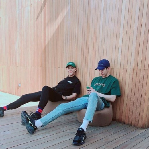 Actor JiSoo spent some time relaxing with his best friend Nam Joo-hyuk.JiSoo posted a picture on his instagram on the 2nd with a short article Summer.In the photo, JiSoo is sitting in a comfortable pose and smiling at the camera. Next to him, Nam Joo-hyuk is immersed in his cell phone.The two mens tall legs draw Eye-catching.Meanwhile, JiSoo and Nam Joo-hyuk are also famous for their resemblances, and they have been breathing through the drama Lovers of the Moon - Bobo Sensei Rye, which was broadcast in 2016.