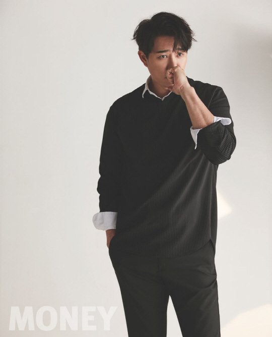 Actor Lee Tae-gon has released an emotional aspect through the picture.Lee Tae-gon put down the charm of Manly Men, which was like his trademark, for a while through the June issue of Korea India magazine money.Lee Tae-gon, who was in front of the camera with the theme of Between reason and emotion, and Lee Tae-gon, showed a natural style that was different from the previous one while showing casual suits rather than classic suits.Lee Tae-gon, who led the shooting with a natural look and pose, produced a modern atmosphere with gray t-shirts and black and white fashion.The charisma in the eyes of the camera is still unique, but Lee Tae-gons face looks comfortable somewhere.The warm light that illuminates him makes you feel the sensibility of Lee Tae-gon, who shines warmly even in cold reason.Lee Tae-gon recently appeared in the entertainment program Urban Fisherman, Dog-giving Man, Lets Sleep Only One Night, and showed a frank and pleasant aspect that was not seen through his work.This film was filmed in 2005 with Lee Tae-gon, the actor of the 13th year of his debut, who made his debut through the drama Heavenly, and a special picture and interview of money, a Korean India magazine that celebrated its 13th anniversary in 2005.Lee Tae-gon is attracting more attention as he is known to have told a candid and authentic story through an interview.Lee Tae-gons picture of Lee Tae-gon, which can be seen at the same time, can be seen in the June issue of Korea India Magazine money.