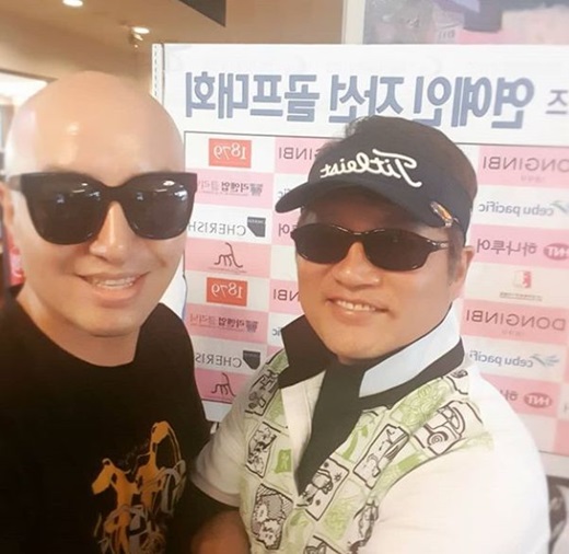 Broadcaster and businessman Hong Seok-cheon has shared his latest with actor Choi Jae-sung.Hong Seok-cheon said on his 4th day, I am honored to see my brother who can learn many talents and efforts at the time of the actor # Choi Jae-sung Eyes of Dawn who felt like a huge tree when I ran with the dream of an actor. I posted a post.Hong Seok-cheon is currently appearing on Channel A I heard it with a rumor and MBN Real Market Talk Cart Show 2.