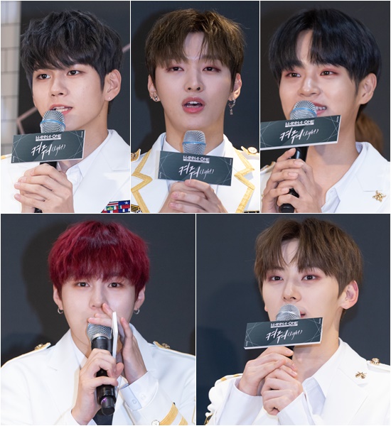 Boy group Wanna One is on the bench to test their Meru: World Tour, unit project and many other homeworks await.On the afternoon of the 3rd, Wanna Ones first world tour concert Wanna One World Tour ONE: THE WORLD was held at Gocheok Sky Dome in Seoul.Wanna One opened with hits such as Wood, NEVER, ENERGETIC, BOOMERANG, Show and BEAUTIFUL.Among them, Hwang Min-hyun captivated his gaze by showing his abs and back muscles, which he had been doing for about three months with diet control and exercise.About 20,000 fans who filled the gocheok dome were enthusiastic; the atmosphere of the concert was hot with the exposure of Hwang Min-hyun.Wanna One has mobilized 60,000 fans through a concert for a total of three days - all-out sales, of course.Last year, Wanna One Premier Shocon and Premier Fancon followed the unwavering performance sold out to One the World In Seoul, which made Wanna Ones popularity of syndrome class hit the South Korean music industry.Kang Daniel said: Its the last day of the show on Thursday, Ill burn it white today. The original concert is the best of makon.I will not let this moment be forgotten after 30 years. I am ready to make the happiest day in my life, and I am making it because I am not so happy for three consecutive days, said Ong Sung-woo.Ha Sung-woon also added, I will burn as it is the last day.The special album 1=1 (UNDIVIDED) stage, which has not yet been released on the air, also attracted attention, and it also opened the new song Give me as well as the unit stages, which made the eyes and ears entertaining.After finishing all the stages, Kang Daniel said: I felt Meru on my last album and I was disappointed in myself.But I thought I could work harder and show the Wannable people a good look rather than blame me. I am happy that this album seems to be good in such a situation.Ill go to the world tour well, Confessions said.Lee cried: I think Ill miss this moment in 10 years, and I dont know what Im doing then, but I think Im missing you.I was afraid that your mind about us would change. It was good when we were together, but it would hurt if we changed.I hope that 10 years later and 20 years later, my heart will not change. Kim Jae-hwan said, When I was a child, I just liked the song and I did a celebration and guide alba, but I could not imagine singing in front of 20,000 fans.We are so grateful for Wannable. We will work harder so that you will not leave us, and we will be the best team. In the future, Wanna One runs anew: New song activity and World Tour are waiting for them.Meanwhile, One the World is the long-awaited first World Tour concert in which Wanna One, who is enjoying the most popularity in South Korea, goes to the completion of Golden Age with former World.A total of 20 times will be held in 14 World cities including San Jose, Dallas, Chicago, Atlanta, Singapore, Jakarta, Kuala Lumpur, Hong Kong, Bangkok, Melbourne, Taipei and Manila for three months.Photo: Swing Entertainment