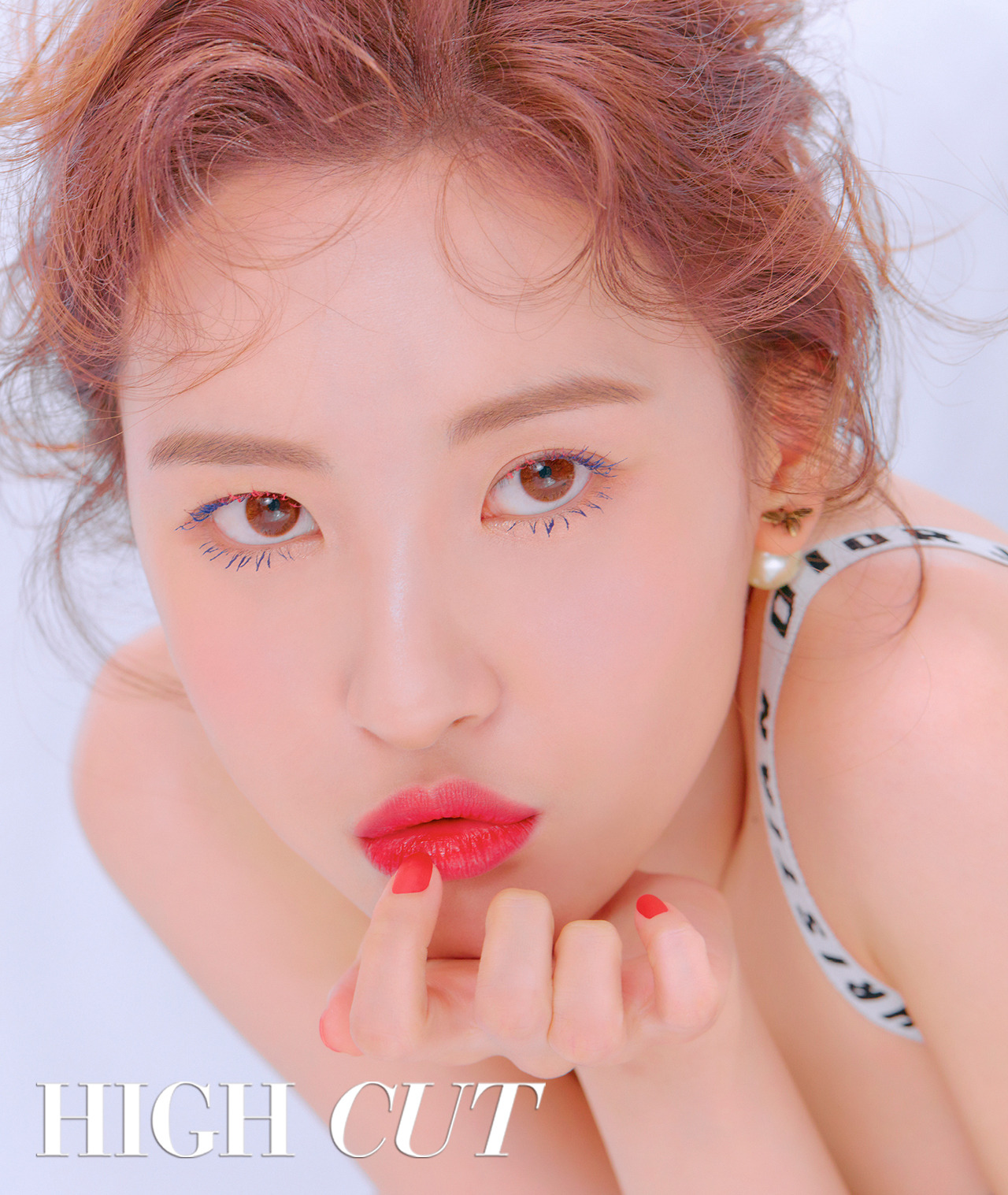 Sunmi showed off the charm of Beauty Queen through the star style magazine Hycutt picture published on the 7th.As proof of the title of Lipstick Wanpanmaid, Dior Beautys fresh and fascinated color Lipstick and makeup were digested.Lipstick, which has RED, orange, coral and hot pink colors that will play a powerful point in summer makeup, permeates the lips like juice.In particular, the orange Lipstick showed a perfect synchro rate with Sunmi, called Human Peach, and turned on charm and beauty.As well as the Fascinational flawless skin expression, Sunmis colorful facial expressions and poses are also outstanding.In the interview, Sunmi said, I did too much body gags about JTBC4 observational entertainment Secret Sister recently started.There are few people shooting, and when I went back to the camera, I blinked. I saw all the usual behaviors at home.Even when I tried to take off my clothes, I laughed, Aaa camera! And even when I was going to the bathroom, Aaa camera!Secret sister also revealed her impressions with Red Velvet Seulgi, who said: I originally liked Red Velvet so much.At the end of the main character activity, Red Velvet came back to Bad Boy and had many opportunities to see the stage, among which Seulgi was very prominent.Its so cool and chic, the power from the big keys and the ghetto.Sunmi, who has been truly free on stage since Innocent Thing, said, Even though I had a solo album and Wonder Girls, I had not found my identity until then.I had a lot of time to come out of JYP and think about me, but then I started to virtue about people.I was stuck in the middle of my investigation because I thought, I do not want people to hate it, I do not want to say anything.There are people who hate Michael Jackson, Prince, and Beyonce... Before returning to Innocent Thing, I got an enlightenment.It seems to be reflected in the music video and delivered to people through the stage. Sunmis interviews with the pictures can be found in Hycutt 223, published on June 7.