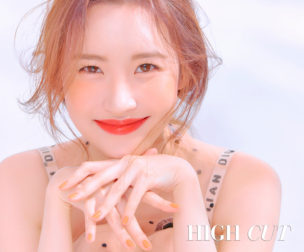 Sunmi showed off the charm of Beauty Queen through the star style magazine Hycutt picture published on the 7th.As proof of the title of Lipstick Wanpanmaid, Dior Beautys fresh and fascinated color Lipstick and makeup were digested.Lipstick, which has RED, orange, coral and hot pink colors that will play a powerful point in summer makeup, permeates the lips like juice.In particular, the orange Lipstick showed a perfect synchro rate with Sunmi, called Human Peach, and turned on charm and beauty.As well as the Fascinational flawless skin expression, Sunmis colorful facial expressions and poses are also outstanding.In the interview, Sunmi said, I did too much body gags about JTBC4 observational entertainment Secret Sister recently started.There are few people shooting, and when I went back to the camera, I blinked. I saw all the usual behaviors at home.Even when I tried to take off my clothes, I laughed, Aaa camera! And even when I was going to the bathroom, Aaa camera!Secret sister also revealed her impressions with Red Velvet Seulgi, who said: I originally liked Red Velvet so much.At the end of the main character activity, Red Velvet came back to Bad Boy and had many opportunities to see the stage, among which Seulgi was very prominent.Its so cool and chic, the power from the big keys and the ghetto.Sunmi, who has been truly free on stage since Innocent Thing, said, Even though I had a solo album and Wonder Girls, I had not found my identity until then.I had a lot of time to come out of JYP and think about me, but then I started to virtue about people.I was stuck in the middle of my investigation because I thought, I do not want people to hate it, I do not want to say anything.There are people who hate Michael Jackson, Prince, and Beyonce... Before returning to Innocent Thing, I got an enlightenment.It seems to be reflected in the music video and delivered to people through the stage. Sunmis interviews with the pictures can be found in Hycutt 223, published on June 7.