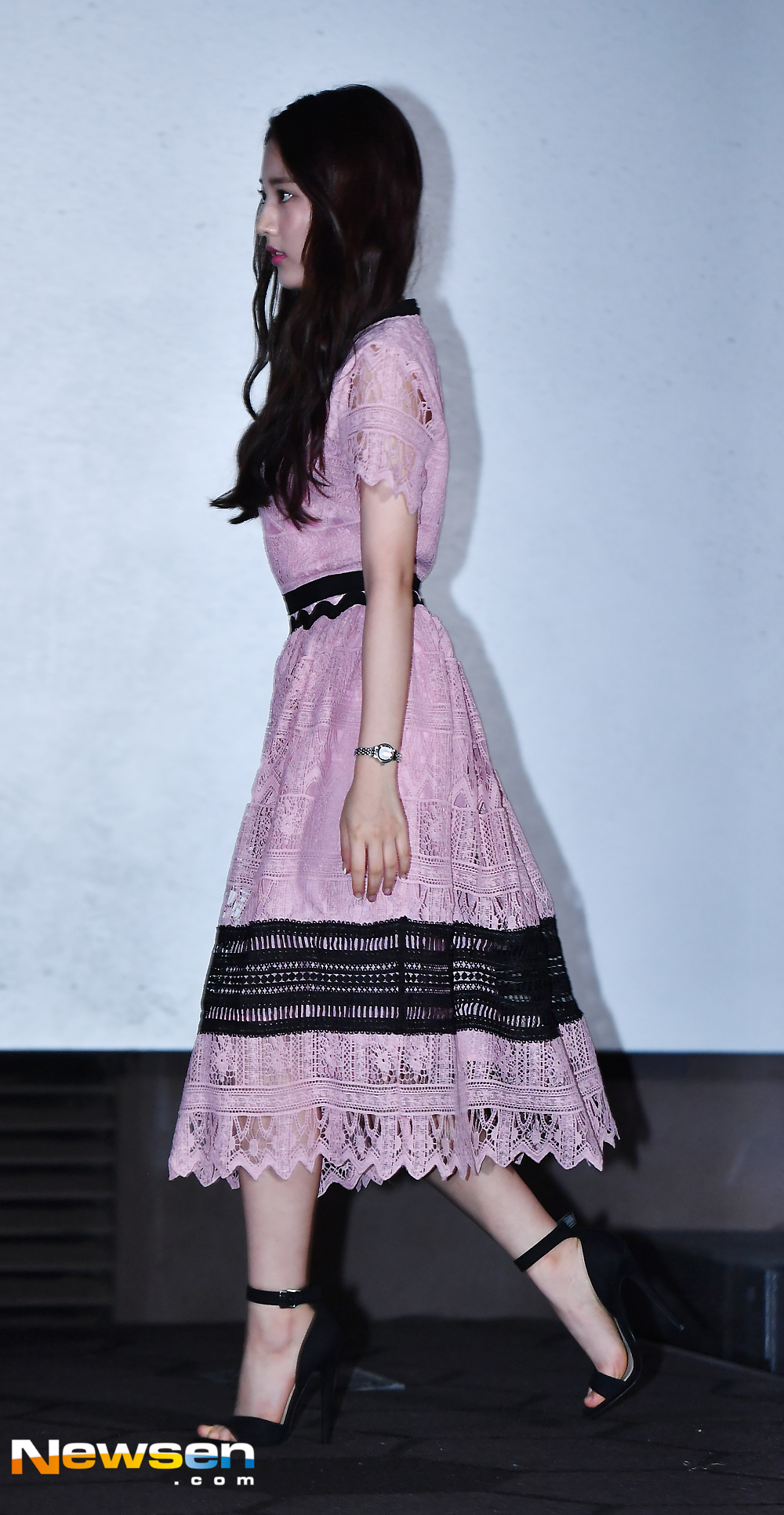 The premiere of the movie Girls A was held at the entrance of Lotte Cinema Counter in Gwangjin-gu, Seoul on June 4On that day, Jeong Da-bin responded to the photo pose.The premiere of the middle school girl A media distribution was attended by Lee Kyung-seop, Actor Kim Hwan-hee, Suho (guard), Jeong Da-bin, Yoo Jae-sang, Jung Da Eun and Lee Jong Hyuk.expressiveness