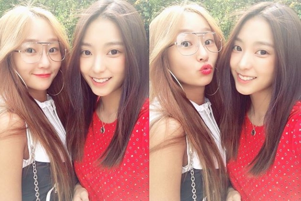 Hyolyn and Purple, from the group Sistar, still boasted a strong friendship.Purple posted a photo on his Instagram account on June 5 with an article entitled HyolynPurple.Inside the picture was a picture of Hyolyn and Purple taking selfie together, adding a cute charm to her retro-style dragonfly glasses.Purple showed off her leaner jawline, as if she had lost weight. The bright smile of the two catches their attention.The fans who responded to the photos responded such as My sisters are so cute, I want to see and I miss you completely.delay stock