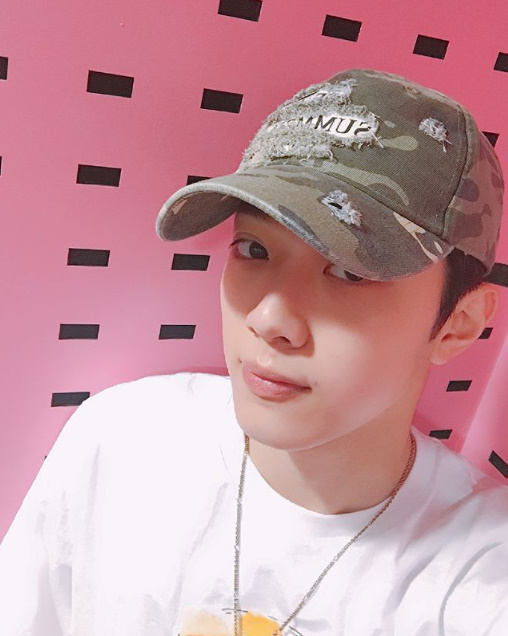 Celebratory photo by group Wanna One on SBS Power FM Choi Hwa-jungs Power Timeleft behind.SBS Radio posted Wanna Ones Selfie on the official SNS on the afternoon of the 5th, which finished its comeback.In Selfie, Ong Sung Woo, Lee Dae-hui, Park Ji-hoon, Bae Jin Young, and Rygwan Lin showed a warm side.Wanna One released her special album 1x=1 (UNDIVIDED) on the 4th.The full title song Hold on, and the unit songs of the four teams with Zico Hayes Nell Dynamic Duo.SBS Radio Official SNS