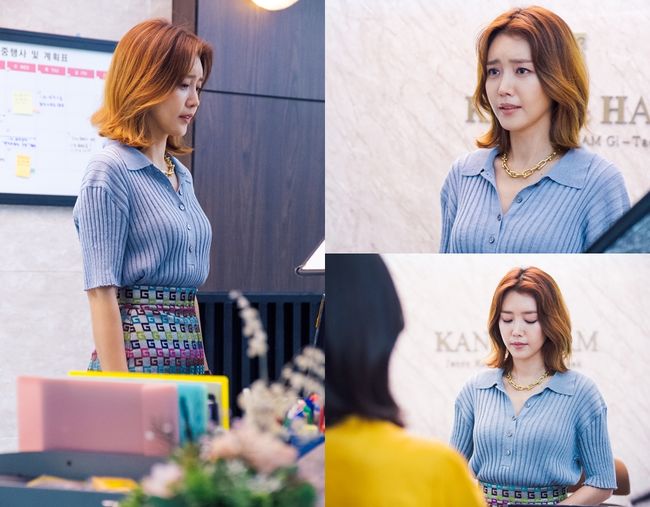 <p>Suits (Suits) Chae Jung-an hangs tears.</p><p>KBS 2TV Mizuki drama Suits (Suits) (Screenwriter Kim Jung Min, Director Kim Jin Woo / Production Monster Union, Company, Media · Pictures) is a wonderful older sister who combines not only excellent ability but also totally break sense and awareness There. It is veteran legal secretary Hon (Chae Jung-an). The word girl crash better suits her than anyone is a wonderful older sister who has plenty of viewers love before TV as well as all the people of river & ship.</p><p>It is absolutely indispensable of the appeal of Hong, Tuomyonseo is also a voluntary figure. It was only when she spread tears, playing the role of a client in Honjon (Park Hyung-sik) in the simulated court. Perhaps wonderful older sister Hong Together, tears is also a difficult word to associate the most. However, if she is crying, viewers have only a sharp rise in worrisome things.</p><p>On the 6th, the production team of Suits (Suits) released public attention after 13 episodes ahead of the main broadcast, disclosing how the reasons for tears flowed out.</p><p>Published photos captured the Suits (Suits) 13 scene that is broadcasted today (6th). In Hong Kongs photo, Hon is always standing in front of his desk in front of the lawyers office, Chegangseok (Jang Dong-gon minutes). However, until now, it is always funny and attracts a lot of attention, 180 degrees different from the appearance of Ponpin Sodong-Hon. I do not know the reason, but that it is dropping teardrops from big eyes so that I can not feel emotion. In other pictures, you can also see the appearance of the Hong that closes his eyes to try to summarize the feelings that fall down.</p><p>Even when I faced the strongest seating crisis that I had been together for 13 years, when I put out the evidence that I folded down for Chekangsook, Im exhausted to cope calmly without dripping one drop of tears. Why did she make a tear? What has happened to the substitute phone? Will there be relevance to the whirlpool of desire to press river & ship with the appearance of a representative who does not have such a situation?</p><p>In connection with this, the production team of Suits (Suits) said, In a 13th episode broadcast on today (6th), a few stories Storm will drive, someone laughing in that Storm, someone One of them is deep red.What is the Storm coming up against them? The best combination of Chegens and Son and Jonu also shows how the viewers face faces this Storm We will ask for your hot interest and expectation . [Photo] Monster Union, Enter Media Pictures</p><p>Monster Union, Company, Media / Pictures</p>