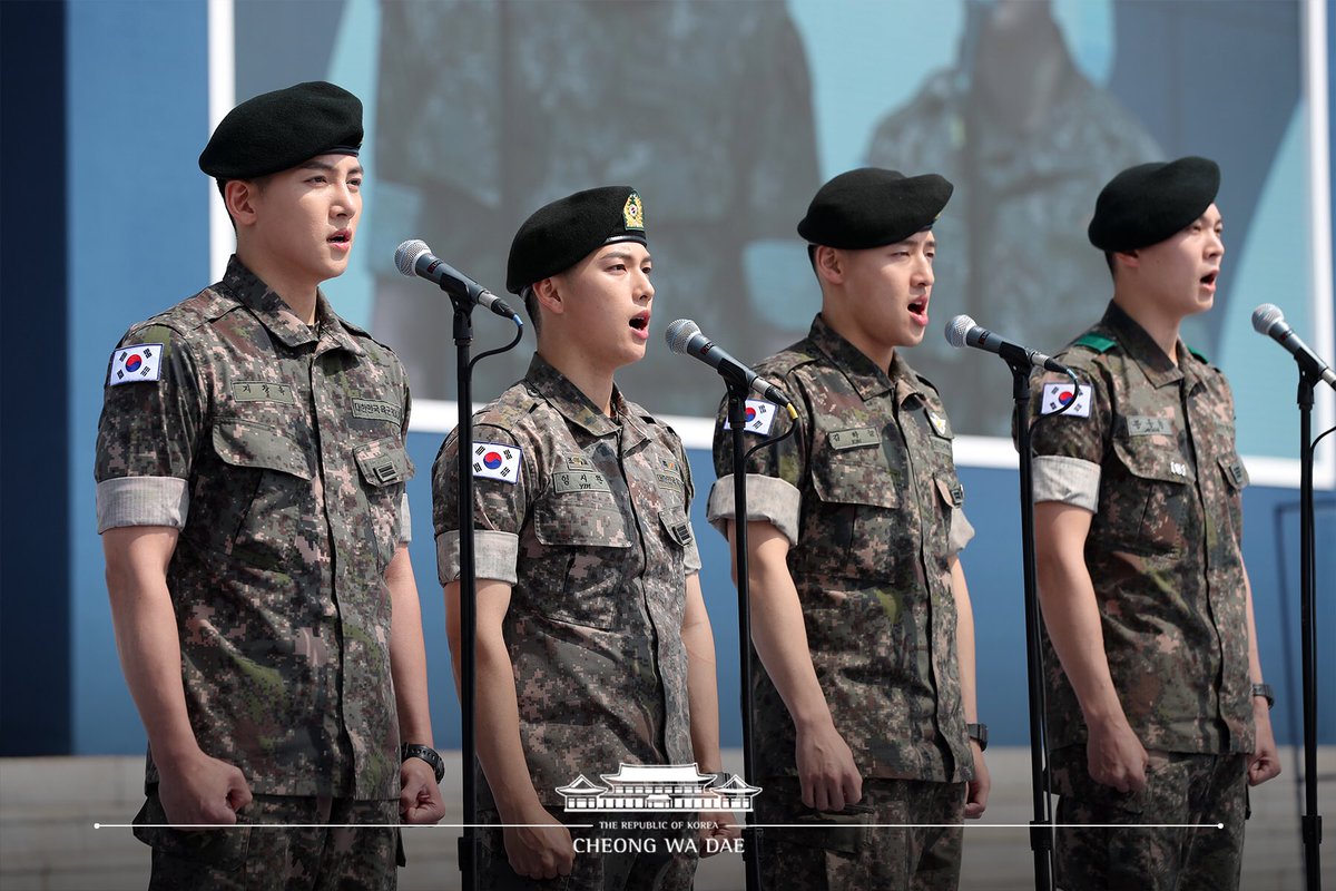 On the 6th, Blue House released photos of actor Han Ji-min, singer Choi Baek-ho, and actors Ji Chang-wook, Joo Won, Siwan, and Kang Ha-neul in the 63rd Memorial Day memorial service held at the National Daejeon Civic Center on Twitter Inc.On this day, Han Ji-min read a memorial tribute poem by Sister Lee Hae-in, Let us all be green peace. She wore a black costume and read the memorial tribute in a calm voice.Choi Baek-ho also sang singer Kim Min-kis Song of Old Soldiers as a memorial song; Ji Chang-wook, Joo Won, Siwan and Kang Ha-neul joined together.On the other hand, it is only 19 years since 1999 that the Memorial Day memorial ceremony will be held at Daejeon Civic Center, not Seoul Civic Center.The Memorial Day memorial ceremony was on the theme of 428030, I remember you in the name of Korea.Photo: Blue House Twitter Inc.