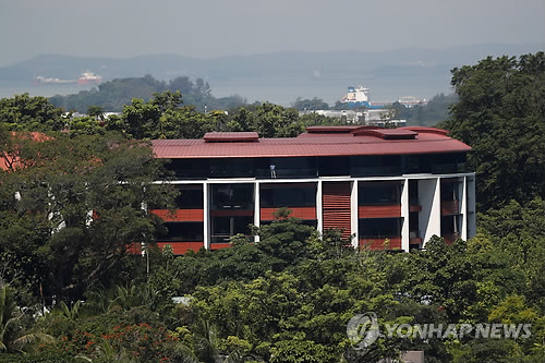 북미정상회담 후보지 중 하나인 센토사섬 카펠라 호텔 (싱가포르 로이터=연합뉴스) 6·12 싱가포르 북미정상회담장으로 거론된 곳의 하나인 센토사섬 카펠라 호텔의 모습. 4일(현지시간) 촬영된 사진이다.      ymarshal@yna.co.kr