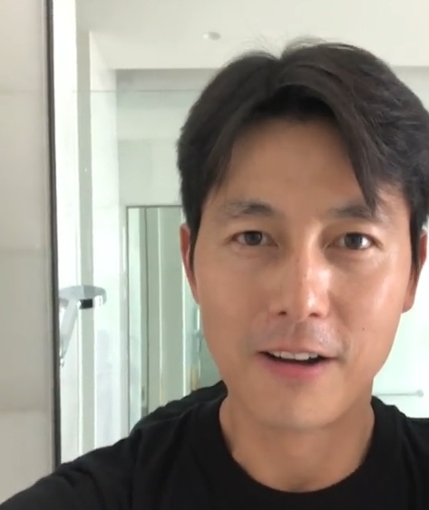 Jung Woo-sung joined the Ice Bucket Challenge Lindsey Vonn.Actor Jung Woo-sung wrote on his instagram on June 7, Hello, Jung Woo-sung.I was named by Actor Yeo Jin-goo and joined the 2018 Ice Bucket Challenge for Lou Gee-byeong.I would like to ask your attention and behavior to the completion of the first Lou Gehrig nursing hospital in Korea. Jung Woo-sung said in his video, I was not able to respond because I was abroad when I received the spot.If you can not do the rules within 24 hours, there is an unusual rule that you have to do 100 dollars worth of Donation and turn the water over, he said. I ran Donation and delivered a message.kim ye-eun