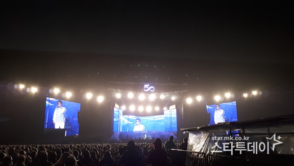 5월 12일 잠실 올림픽주경기장에서 펼쳐진 조용필 '땡스 투 유' 서울 공연. 사진｜박세연 기자