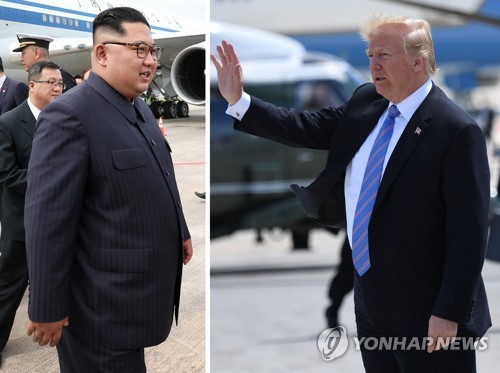 세기의 정상회담 앞둔 북미 정상 (서울=연합뉴스) 지난 10일 오후 싱가포르 창이공항에 도착한 북한 김정은 국무위원장이 에어차이나 항공기에서 내리고 있다(왼쪽 사진). 같은 날 미국 도널드 트럼프 대통령이 캐나다 퀘벡에서 열린 G7 정상회의 중 북미 정상회담을 위해 바고트빌 공군기지에서 싱가포르로 출발하기 전 손을 흔들고 있다. 2018.6.10 [싱가포르 통신정보부 제공, AFP=연합뉴스]      photo@yna.co.kr