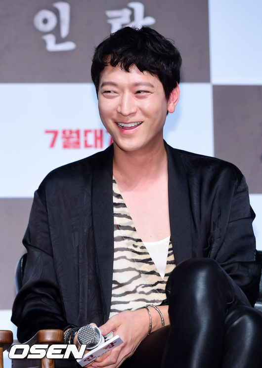 On the morning of the 18th, CGV Apgujeong, Gangnam-gu, Seoul, the film Illang: The Wolf Brigade production report was held.The film Illang: The Wolf Brigade depicts the performance of the human weapon Ilang: The Wolf Brigade, called the wolf in a breathtaking confrontation between police organization specialists and the intelligence agency, the Ministry of Public Security, in 2029, when anti-unification terrorist groups emerged after the two Koreas declared a five-year plan to prepare for unification.Gang Dong-Won Han Hyo-ju Jung Woo-sung Kim Moo-yeol Han Ye-ri and other solid acting actors and Kim Ji-woon, who has always been a new fun to surpass the audiences expectations with his unique style, will be released at the end of July.Jung Woo-sung, Choi Min-ho and Gang Dong-Won have photo time.