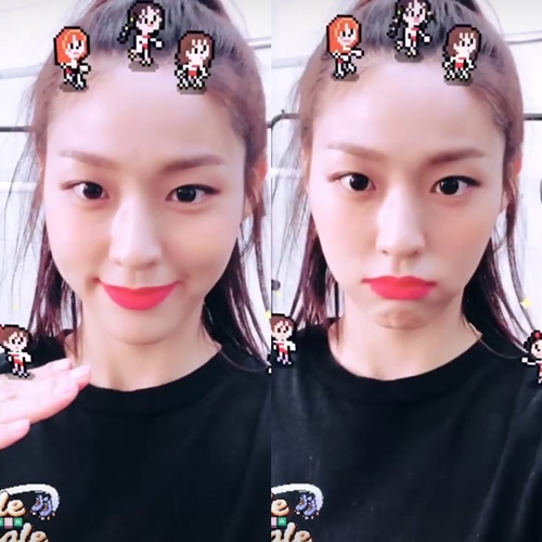 Seolhyun of the group AOA perfected the All right.Seolhyun released a short video on his instagram on the 19th and released his current status after finishing his new song activity.In the released video, Seolhyun shows off her goddess beauty with her all-back hair and RED lip makeup, which he caught her eye with a refreshing charm.Earlier, AOA finished the activity of the mini 5th album Bingle Bangle for three weeks after the SBS Inkigayo stage on the 17th.Meanwhile, they will hold a solo fan meeting in about two years and nine months at the New Millennium Hall of Sungkyunkwan University in Jongno-gu, Seoul on the 30th.Photo  Seolhyun Instagram