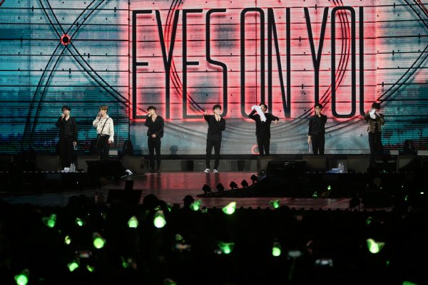 Group GOT7 held a World Tour Taipei performance and enthused more than 7,000 local audiences.GOT7, which is conducting a World Tour around 17 cities around the world in 2018, successfully concluded its solo concert GOT7 2018 WORLD TOUR <EYES ON YOU> IN TAIPEI at the Taipei New Taipei City Exhibition Hall on the 16th.Taipei was the seventh venue of the World Tour, confirming the upswing of the GOT7, which successfully held European performances such as Moscow, Berlin and Paris through Seoul, Bangkok and Macau.GOT7 has filled the venue with shouts by offering the performances of You Are and Look full of youth, including the masculine hits Niga Do, Hard Carry, and Never Ever.The Taipei concert was a more enthusiastic atmosphere with all-stand-up performances with 7,000 audiences watching as standings.In the second half of the performance, Jin-young - BamBam, JB - Mark - Gifted, Jackson - Yu-gums unit stage presented the personality and charm of each member to overseas fans.GOT7 will be on the global stage from May to August this year with World Tour stage in 17 cities including Seoul, Bangkok, Macau, Moscow, Berlin, Paris, Taipei, Jakarta, Toronto, LA, Houston, New York, Mexico City, Buenos Aires, Santiago, Singapore and Hong Kong.GOT7, which is cruising the tour area from Asia to Europe, North America and South America and expanding the size of the venue, will hold a solo performance in Jakarta, Indonesia on the 30th.GOT7, which will release its new single THE New Era in Japan on the 20th of this month, is also in parallel with the GOT7 Japan Connecting Hall Tour 2018 THE New Era, a nationwide hall tour that will run six Japan cities from last month.On May 15, Fukuoka Sunpales will be performed at Osaka Orix on the 17th and 18th, Hiroshima HBG Hall on the 26th, and Nagoya Century Hall on the 28th, followed by Tokyo Nakano Sun Plaza on June 18th and 20th, and Sendai Sun Plaza on the 23rd.(Photo courtesy: JYP Entertainment