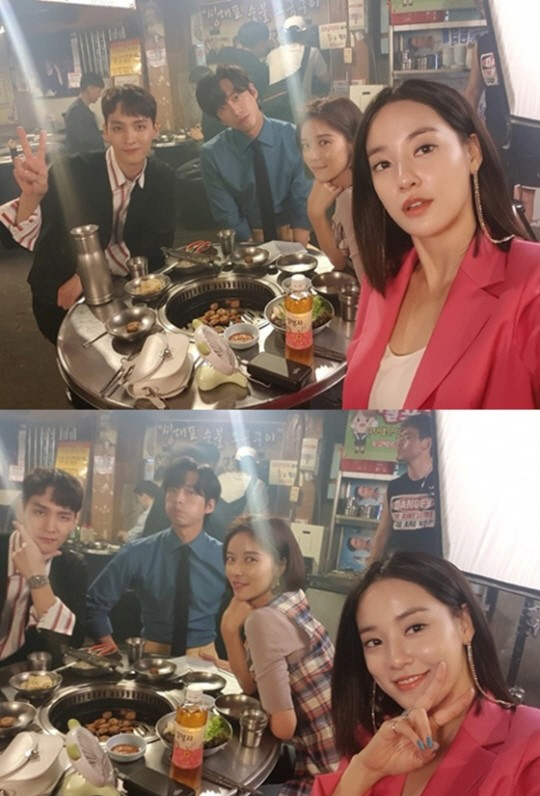 Actor Lee Joo-yeon from girl group After School released a photo with Hunnam Chung Actors.Lee Joo-yeon in the photo is in a restaurant with Hwang Jung-eum, Nam-gung Min, and Choi Tae-joon.Lee Joo-yeon, who has appeared since the 14th, plays Suzie, a free-spirited figure who has no idea where to go, with a chance in Hunan and Australia.It will cause tension and conflict in the relationship between Hunan and Jeongeum, and will add tension to the drama.