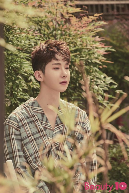 Jo Kwon participated in the joint Concert 2018 United Cube - One - (2018 UNITED CUBE - ONE - ) jointly organized by artists of Cube on the 16th.Its not long since I moved to my new agency, but everything is still a new environment, but Ill show you the stage that is possible because its Jo Kwon, he said in an interview with Concert.As proof of this, he caught the audiences attention with his extraordinary performance through the solo song Animal in 2012. His skills also shined in new places.Jo Kwon said, I am preparing for an extraordinary performance because it is a solo stage given to me and it is not a stage that I can do often. I want to do music that I will be happy in the future.Im Jo Kwon, so Ill show you the stage I can, he said. This is why Im looking forward to seeing him spread new wings in a new nest.10. It was the first stage to stand with the Cube family after Lee Juck.Jo Kwon: Ive prepared hard with the idea of showing a newer and more wonderful look at this Concert.Not long after I moved to a new agency called Cube, everything is still a new environment. There are no awkward parts and new parts (laughs)10. The first album released earlier this year, Dawn, was a solo song released in about two years and the first album since Lee Juck.Jo Kwon: Well, there will be no singer who is not greedy for his one-year record. In the case of Dawn, it means that it is an album that he has worked with his new agency.So I wanted to show the natural appearance by continuing the ballad of 2AM, my own emotional ballad that existing fans know.10. I think youve had a burden. Jo Kwon: There was a little burden. I didnt know Id be the first Cube runner this year.The record came out faster than I thought, and it seems to be a burden to cut off the first tape. But the burden is short-term Feelings.When the atmosphere is formed or when you read the article, you feel a little, but when you start the activity, the burden disappears.10. What do you want to show on your next album? Jo Kwon: It will be 10 years since I made my debut in a short time.I think that conveying and expressing emotions with ballads has shown the maximum I can do, although there are still stages that make singing more outstanding.So Im going to try the music I want to do on my next album, and Im so grateful every time fans listen to my music and tell me that they are happy and comforted.But I did not think about it when I thought about whether I had been happy and comforted while working on Music.So I want to do a music that makes me happy and happy (laugh)10. There are many types of Breakfast cereals, milk selection, and toppings on the menu. What if you recommend your favorite Breakfast cereal combination?Jo Kwon: I like eating in Yogurtland rather than milk, and Yogurtland also has plain and gric, and I usually eat in Grig Yogurtland.I love Greg.It is not much sweeter than the taste is thicker, and the texture seems to eat (laughs) there is mixed with Grenola Breakfast cereal, banana, blueberry, raspberry, and sprinkle with sweet syrup.Thats my favorite combination. Midnight in Seoul is Jo Kwon menu. Haha.10. I heard that dogs are also part of the cafe. Jo Kwon: Yes. Gaga and Beaver are more popular than me.Im a Italian greyhound, and Im told that I dont smell enough to never have to bathe, that Im clean and decent, and that I look like myself.Many women say that if they take a walk in the neighborhood because they are dry and long-necked, they raise elk. (Laughing) The disadvantage is that they should take a walk every day.So, no matter how busy you are, you break down time and take them for a walk. Theyre so pretty.10. What are the plans to further develop Breakfast cereal business? Jo Kwon: I am playing a hard-hitting role.The real things in Breakfast cereal business are all done by my brothers, and I want to expand further later when the cafe goes well so that many people can come.10. Singers usually call the period when they are not active in the album resting season. I think they are enjoying a break. Jo Kwon: No.Rather, Im busy now, taking a break from my activities. I have a lot to care about.When it comes to the surrounding friends, they are active enough to tell them to rest at home without washing Haru.When I practice singing on my day off, exercise, go out to the cafe and help me work, Haru goes by.10. When do I feel really resting? Jo Kwon: Its time to travel abroad.If you go abroad for a trip that is not a job, you will naturally lose your worries and work about Korea.I feel like a real vacation when I go to a hot country and lie in my seniors or sleep comfortably, but I can not remember when it is now. (Laugh)10. Where was the last overseas trip? Jo Kwon: Last time I traveled to Thailand early last year, I had a local friend, so I traveled comfortably.It was good to have a watering and massage at a low price, especially the Feelings of rest for staying in a hotel, not at home.10. What about this summer vacation plan? Jo Kwon: Not yet. I cant afford it this time. Im afraid Ill go to Gapyeong with friends to enjoy water leisure.I think that will be a summer vacation.10. What is your plan or goal for this year as a singer? Jo Kwon: There are no grand plans or goals. Singers have many parts to prepare for a new album.You have to work on songs, play hard to get inspiration (laughing) and dont think playing is a waste of time.I think I can get a much better idea or inspiration, and this year I plan to work hard, play hard, and prepare gradually.10. What artist do you want to be Memory to the public? Jo Kwon: Many people still love me, but the biggest goal is to be influential.The close friend who had been loved in the past was a character made of entertainment, and it played a role of giving people pleasure.In the future, I want to be an artist who can get courage from me, lean on me, and influence me to do it.What Jo Kwon can do, because he is Jo Kwon, I will show you who I am by showing possible music and stage.Photographer: Janghan (Cacti STUDIO)Hair and makeup: Ji-hyun, Han Hyun-jae (Alu)Style: Lee Jin-gyu