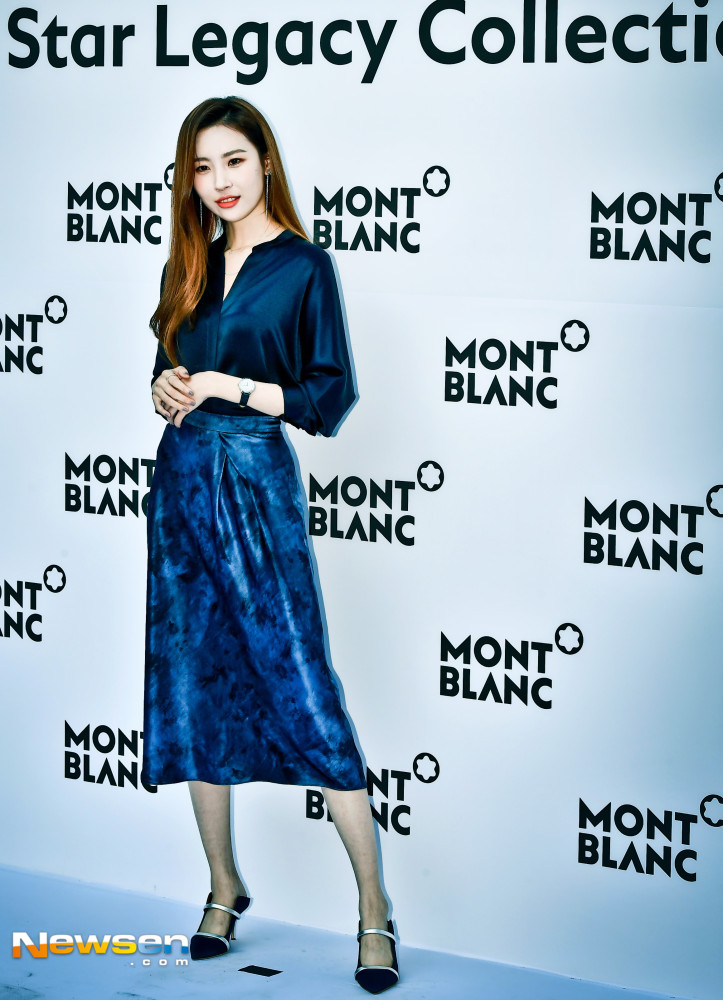 On the afternoon of June 21, Montblanc Star Legacy Launching Event was held at the Appgujeong Acadium in Gangnam-gu, Seoul.Park Seo-joon, singer Sunmi, actor Koo Ja-sung and Park Jae-min are posing in photo event.Lee Jae-ha