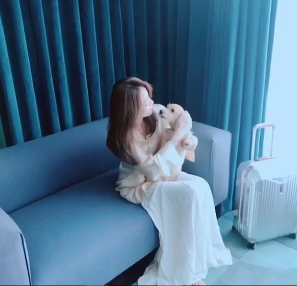 Kim Hyo-jin, Beautiful looks are similar <p>Actor Kim Hyo-jin and Dog Takayuki This gravure photographing behind photograph was released.</p><p>Kim Hyo-jin affiliation office Tree actors official Instagram contains images accompanied by the sentence on the 22nd, Hyojin actor melting into the Attractiveness of the gravure craftsman Dog Takayoshis, and we are addicted to the beautiful Hyojin actor It was done.</p><p>The figure of Kim Hyo-jin holding Takayoshi wearing a white dress in the picture was put in. Kim Hyo-jin and Takanoshi intersect each others eyes.</p><p>Kim Hyo-jin is actively working as an ambassador for publicity of animal rights organization now, and donated the full amount of profit of gravure</p>