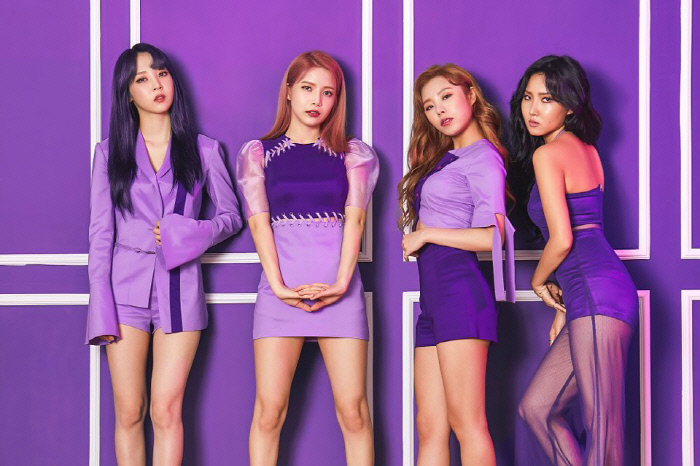 Group MAMAMOO has completed preparations for a comeback in July.On the 22nd, MAMAMOO will return in the middle of next month.MAMAMOO has completed recording the album and has also completed the music video shoot. MAMAMOO has completed its unique complete songs and colorful performances.Their full comeback is only four months. MAMAMOO was loved by Mini album Yellow Flower in March.The title song Starry Night was the top of the online music source site as well as the top of various music broadcasts at the same time as the announcement, boasting the aspect of Trusting Mammu (Believed and Listening MAMAMOO).Since then, Sola, Moonbyul and other members have continued their Solo activities and have been communicating with fans without rest.TWICE, Apink and other big girl groups announced their summer comeback, and attention is focused on whether MAMAMOO will prove its strength.