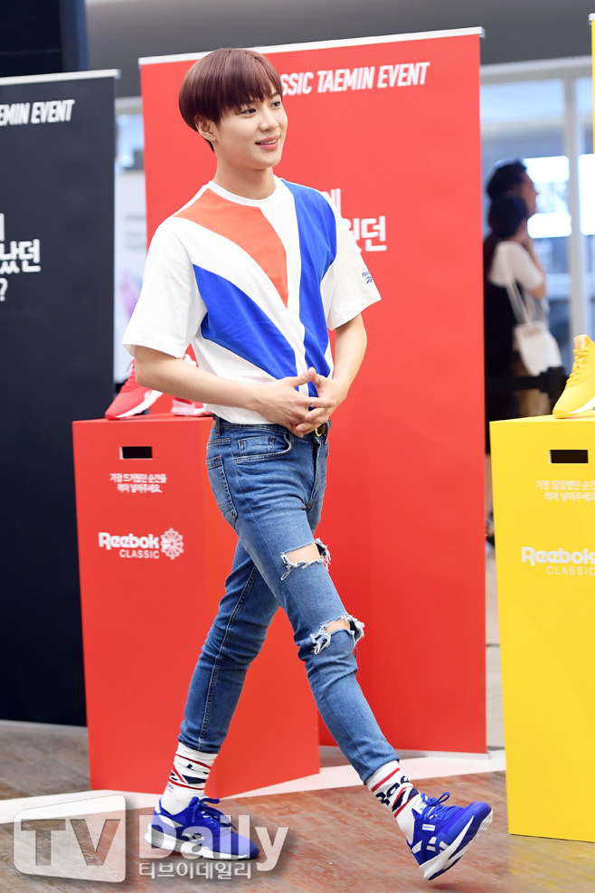 The Reebok Classic Photo Event was held at Starfield COEX Live Plaza in Samsung-dong, Gangnam-gu, Seoul on the afternoon of the 23rd.SHINee Lee Tae-min attended the event and shone his place.SHINee Lee Tae-min