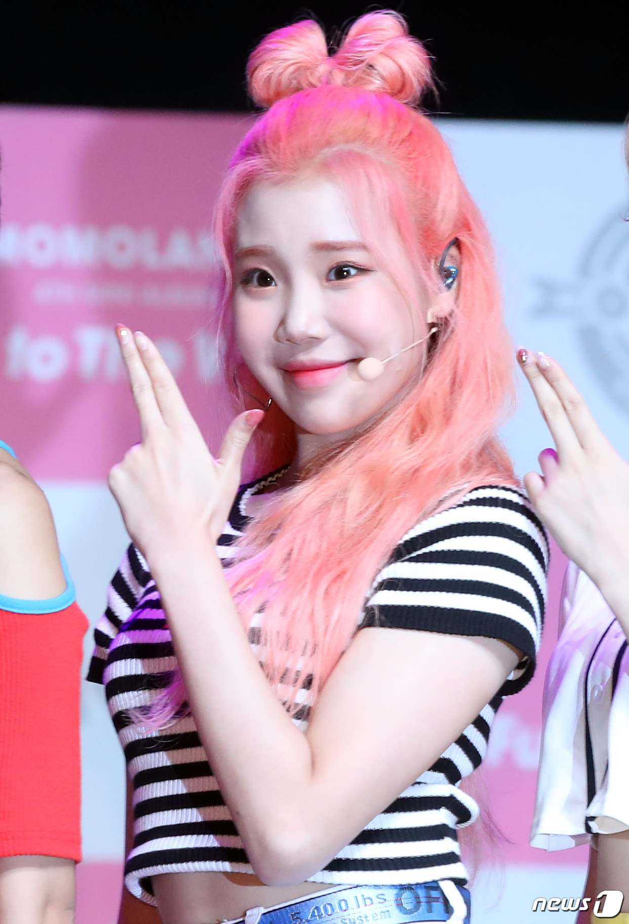 Seoul=) = Girl group Momoland Jui poses for her 4th mini album Fun to the World showcase at Blue Square in Yongsan-gu, Seoul, on the afternoon of the 26th.The album includes the title song Baem (BAAM), Berry Berry, Bingo Drive - Free Bingo Games to Play and Only one you.6.26, 2018.