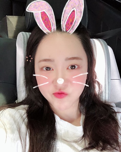 Yoo So-young turned into a rabbit.After School actor Yoo So-young posted several photos on his SNS with Banivani on the 25th.In the open photo, Yoo So-young transformed into a cute rabbit using a camera application. At this time, Yoo So-young showed a gesture that was Lovely mixed with lips.Lovely, who is a lovely wink and is able to capture the six-year-old high-yield high-yield, is hiding and is attracting Eye-catching.Meanwhile, Yoo So-young has admitted his devotion to the six-year-old professional golfer Go Yoon-sung.Photo: Yoo So-young Instagram