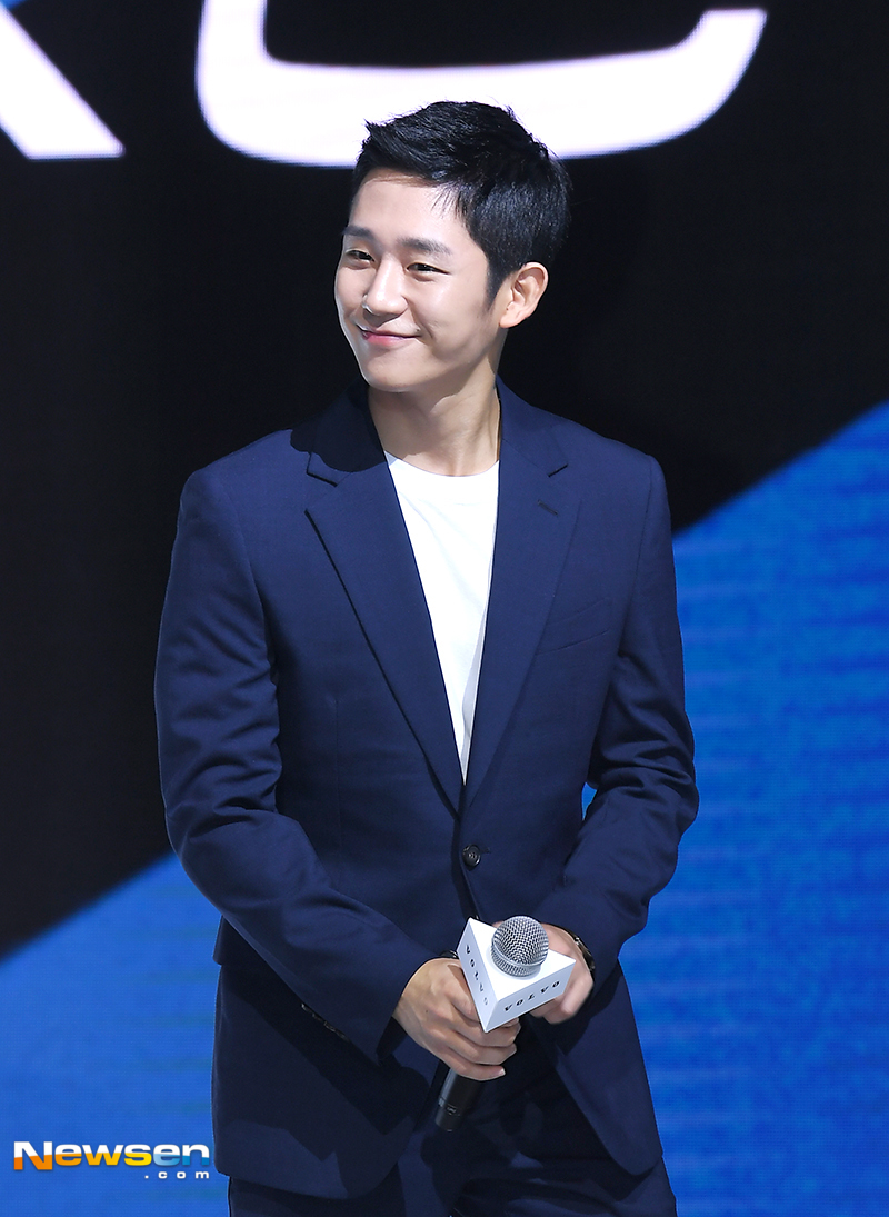 The New Volvo XC40 unbalanced and photo call with Jung Hae In was held at Shilla Hotel in Jangchung-dong, Jung-gu, Seoul on June 26th.Actor Jung Hae In is taking a photo pose on the day.yun da-hee