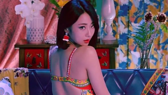 Group Nine Muses member Kyungri started the comeback activity.Kyungri posted a selfie photo and a new song Last Nights Curry, Tomorrows Bread Teaser video on his instagram on June 26.The photo shows Kyungri staring at the camera with his long hair hanging to one side. Kyungri is emitting sensual eyes.Kyungris flawless skin and red lips catch his eye.In the Teaser video, Kyungri showed off his colorful charm with various costumes such as white dress and colorful swimwear.The Teaser video features a verse from Last Nights Curry, Tomorrows Bread lyrics, which is a charming Kyungri tone.The fans who encountered the photos and videos responded such as Kyungri is the best, I love you sister and The world is beautiful.delay stock