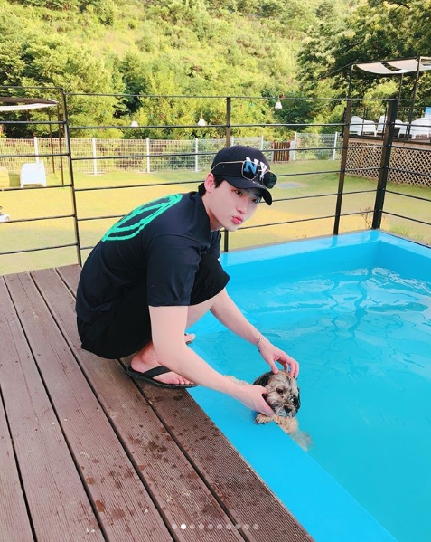 Actor Lee Jong-suk has unveiled his happy time with a puppy.Lee Jong-suk posted several photos on his instagram on June 27 with heart-shaped emoticons.The photo shows Lee Jong-suk playing with a puppy. Lee Jong-suk is dressed comfortably in a short-sleeved T-shirt and a hat. His immaculate right skin and small face are catching his eye.In the way he strokes a puppy, he even looks cute.The fans who responded to the photos responded such as It is so cute, brother, I want to be a puppy and Come to play happily.delay stock