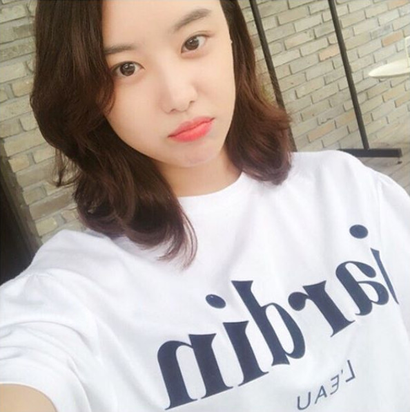 The welcome recent situation of Song Ji Eun from The Secret has been revealed.Song Ji Eun posted a picture on his Instagram page on June 27 with an article entitled Watch all the fine dust.The picture shows Song Ji Eun, who changed Hair style with a little long hair, and the beauty of her innocence caught her attention.sulphur-su-yeon
