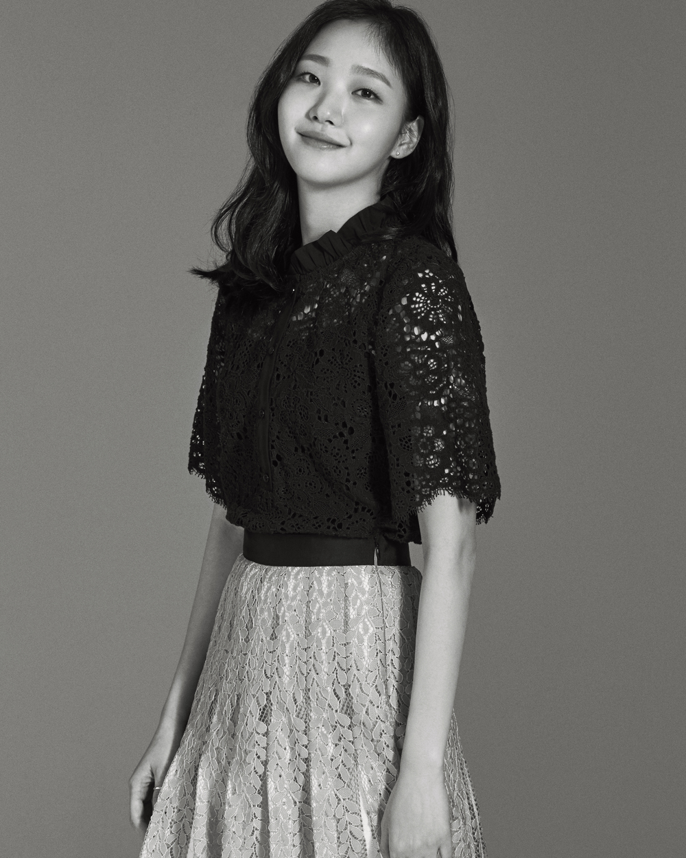 After he appeared in the film industry as a clunky girl A Muse, modifiers such as second Kim Go-eun and second A Muse came up.Kim Go-eun asked, laughing, Can you stop writing that? There was a lot of consideration for fellow Actors in addition to humility.Those who were called second Kim Go-eun are Kim Tae-ri, who made his debut as girl, burning Jeon Jong-seo, and Kim Dae-mi, the main character of the recently released movie Witch.Kim Go-eun, who said, Girls and burning were fun but Witch is so new that I have not seen it yet, said, Everyone is really great.I want to do it, he said. But I hope that the second Kim Go-eun modifier will stop. I am so ashamed. Nevertheless, the presence of Kim Go-eun in A Muse was great, and the afterimage remains for so long.Kim Go-eun said: When I was a year old, I shot A Muse - when there are many parts I havent experienced yet.There was gratitude for starting work as a lead, but also responsibility and burden: how long would a twenty-year-old have had a Spectrum for acting?I thought I wanted to expand myself a little more by experiencing a lot in a short period of time while shooting A Muse. Since then, Kim Go-eun has been involved in various characters and characters such as movies Memory of Knife, Carl, Chinatown and Angered Lawyer, and TVN drama Dokkaebi has been reborn as a Korean Wave star.When Choices was working, co-working with his seniors was very important, he said, I had to appear in a work that was scary to do, to broaden the spectrum.It may have seemed ignorant, but Choices work in a direction that can develop rather than I do well seems to have helped in many ways now.The comfortable side was not Choices, he said.At least, the current performance spectrum has not been wider than the A Muse, he said. I am worried about what is a professional these days.I felt like I made my debut when I was a child and had a lot of trial and error, so I am worried about what kind of pro is. There is no pressure on A Muse that follows like a tag: Kim Go-eun has always been asked if he wants to erase A Muse.But A Muse is my first work and representative work. It is a glorious thing to have a representative work. However, he added, Of course, if I feel A Muse in all my images, I will not be able to go well, but I am grateful that there is A Muse among the many things that modify me.Meanwhile, the movie Sunset in My Hometown (director Lee Jun-ik), which is about to be released on July 4, is a delightful drama depicting the biggest crisis of the life of a schoolboy, Park Jung-min, who was forced to be summoned to his hometown Sunset in My Hometown, full of black history, with the tricks of unrequited love Sunmi (Kim Go-eun).Kim Go-eun is the man who forced the unknown rapper Committee Academic (Park Jung-min) to summon his hometown Sunset in My Hometown to make life twisty, and plays the role of the committee Sunmi which inspires the vitality of the drama with its unstoppable stone fastball.pear hyo-ju