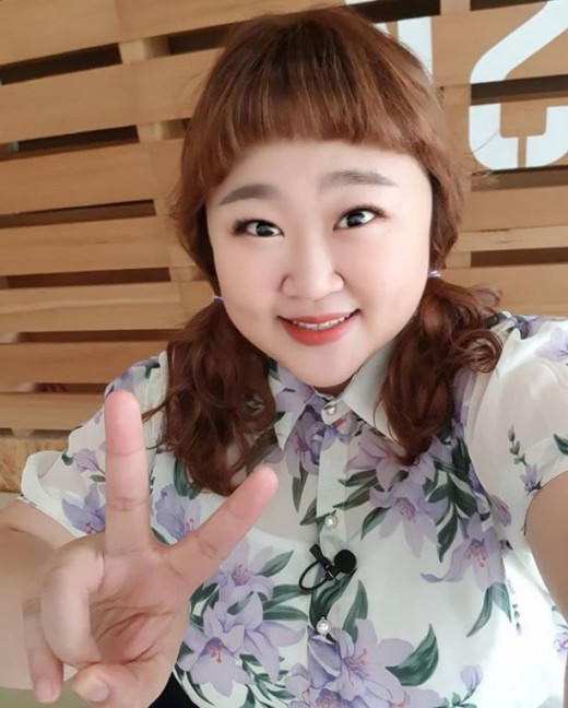 Gag Woman Hong Yoon Hwa has announced Sir Diet.Hong Yoon Hwa posted a picture on his instagram on the 28th with an article entitled My house refrigerator. The new menu is delicious.The photo posted shows a refrigerator filled with chicken breastball products.Hong Yoon Hwa also certified that he succeeded in reducing 22kg with Good to change the refrigerator, Effortfully Diet, 22 keys to the day, Healthy Diet and Lets join Hashtag.Hong Yoon Hwa is set to post a marriage ceremony with comedian Kim Min-ki in November.Hong Yoon Hwa, who declared Diet with the goal of 30kg reduction at the same time as the marriage announcement, is pouring support into her Diet.