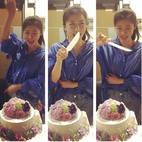 Actor Ha Ji-won celebrated his happy birthday.Ha Ji Won posted several photos on his instagram on the 28th, and Ha Ji Won in the photo is having a happy time with his friends for his birthday.Ha Ji Won especially thanked him by adding Love.Ha Ji-won appeared in the movie Manhunt, which was released in January.Photo: Ha Ji Won SNS