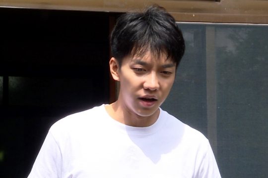 Singer Lee Seung-gi announced the suspension of the recording, saying, Leave me during the SBS All The Butlers filming.In All The Butlers, which is broadcasted on the 1st, the performers spend a day meeting actor Go Doo-shim, who is the 12th master.On this day, the performers chat with Go Doo-shim on a walk.In the previous recording, Lee Seung-gi was nervous about going for a walk and saying, Its a big deal.When Yang Se-hyeong asked, Do you mean that? with a serious face, Lee Seung-gi nodded quietly.Lee Seung-gi, who continued to be anxious, eventually stopped shooting, saying, Let me go first.Yang Se-hyeong said he would help Lee Seung-gi, but Lee Seung-gi said, Just go quickly, I will take care of it.Eventually, the master and members left the house first, and Lee Seung-gi was left alone and started a lonely fight.The reality of the incident that embarrassed Lee Seung-gi will be revealed at All The Butlers, which will be broadcast at 6:25 pm on the day.