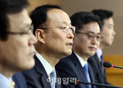 ë°±ì´ê· ì°ìíµìììë¶ ì¥ê´.[ì¬ì§=ì´ë°ì¼ë¦¬ ë¸ì§í ê¸°ì]